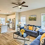 Candler Home With Deck 8 Mi To Downtown Asheville!